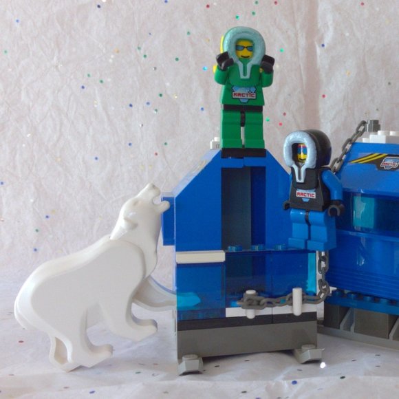 LEGO Arctic Exploration Minifigures - Picture 2 of 7